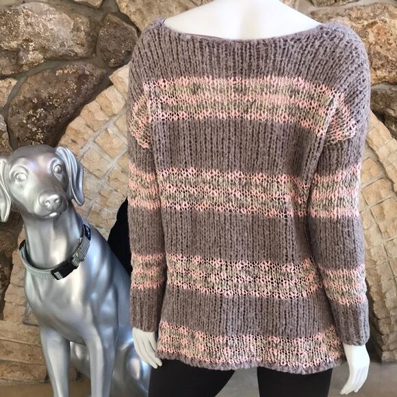 Free People Gray Pink Striped Fuzzy Knit High Low Sweater Women's Size Small - Picture 2 of 8